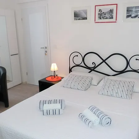 Leta With Parking 3* Split