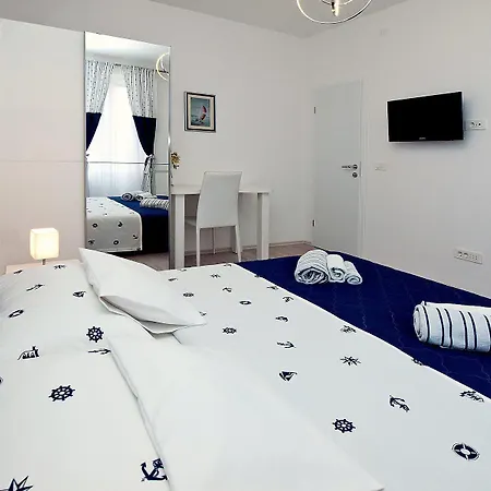 Leta With Parking 3* Split